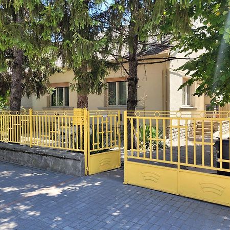 Tulipan Vendeghaz Apartment Siofok Exterior photo